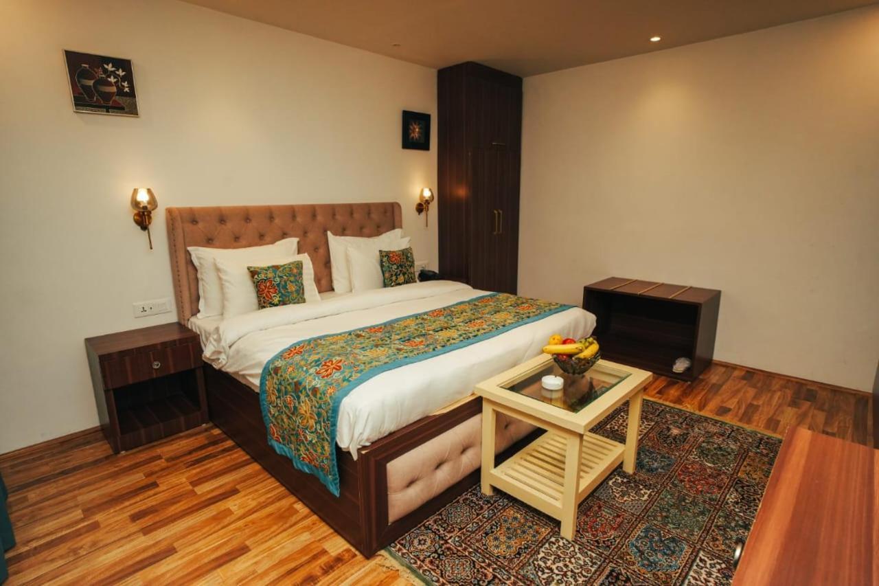 Srinagar Group Of Hotels Ngoại thất bức ảnh