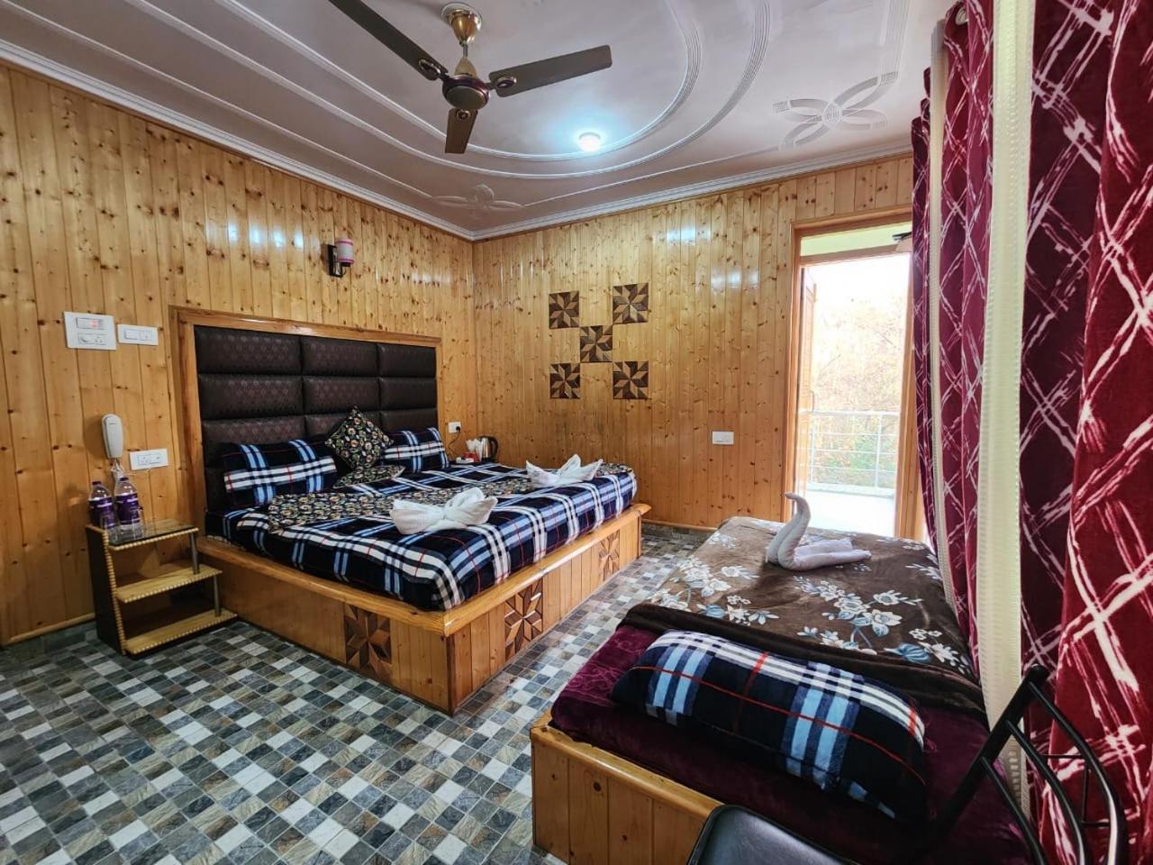 Srinagar Group Of Hotels Ngoại thất bức ảnh