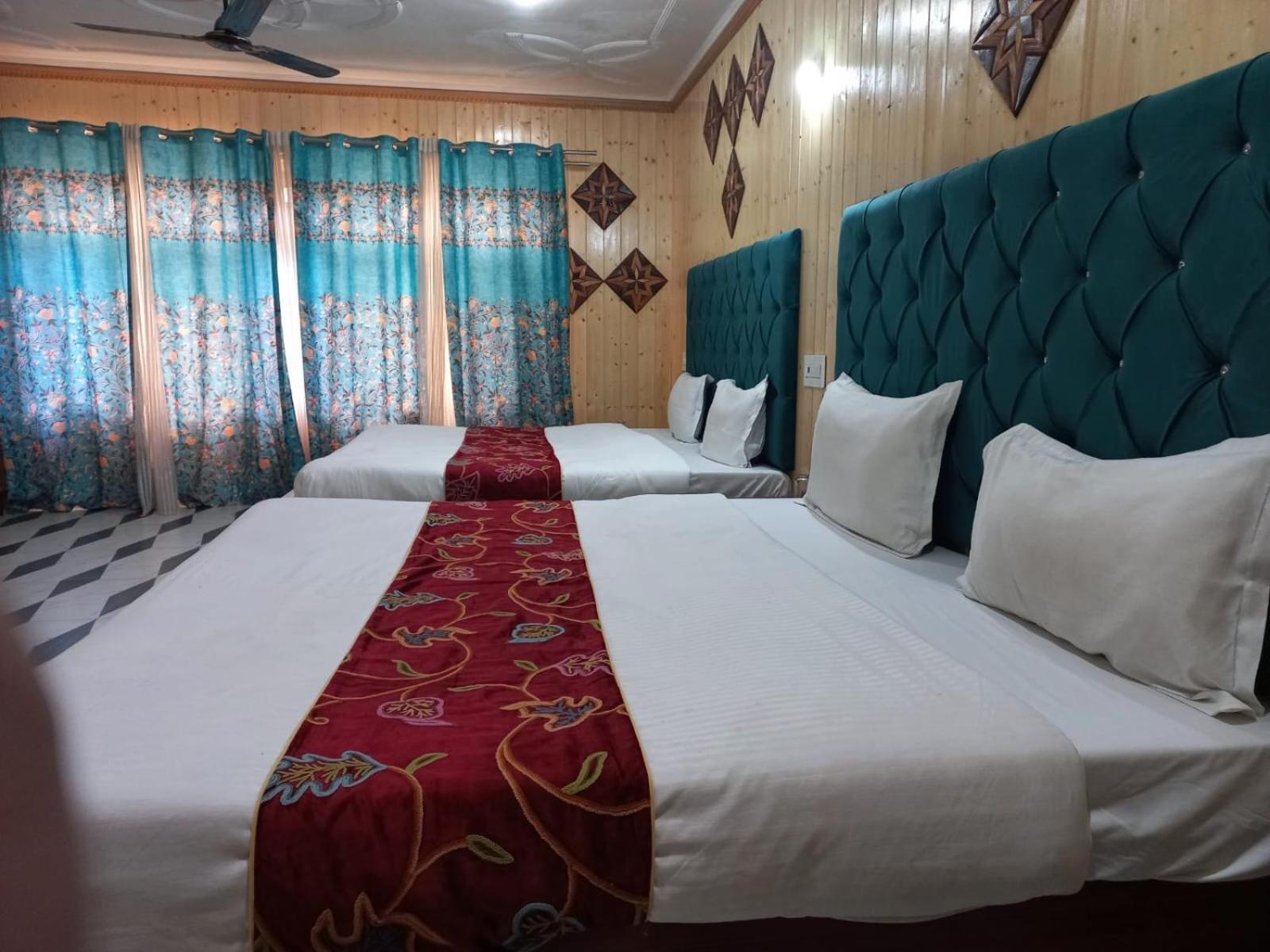 Srinagar Group Of Hotels Ngoại thất bức ảnh