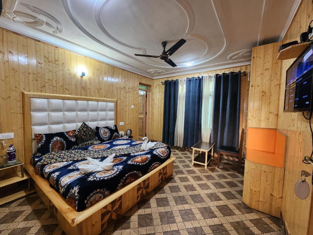 Srinagar Group Of Hotels Ngoại thất bức ảnh